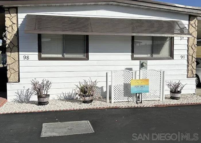 Vista, CA 92084,1501 Anza #98
