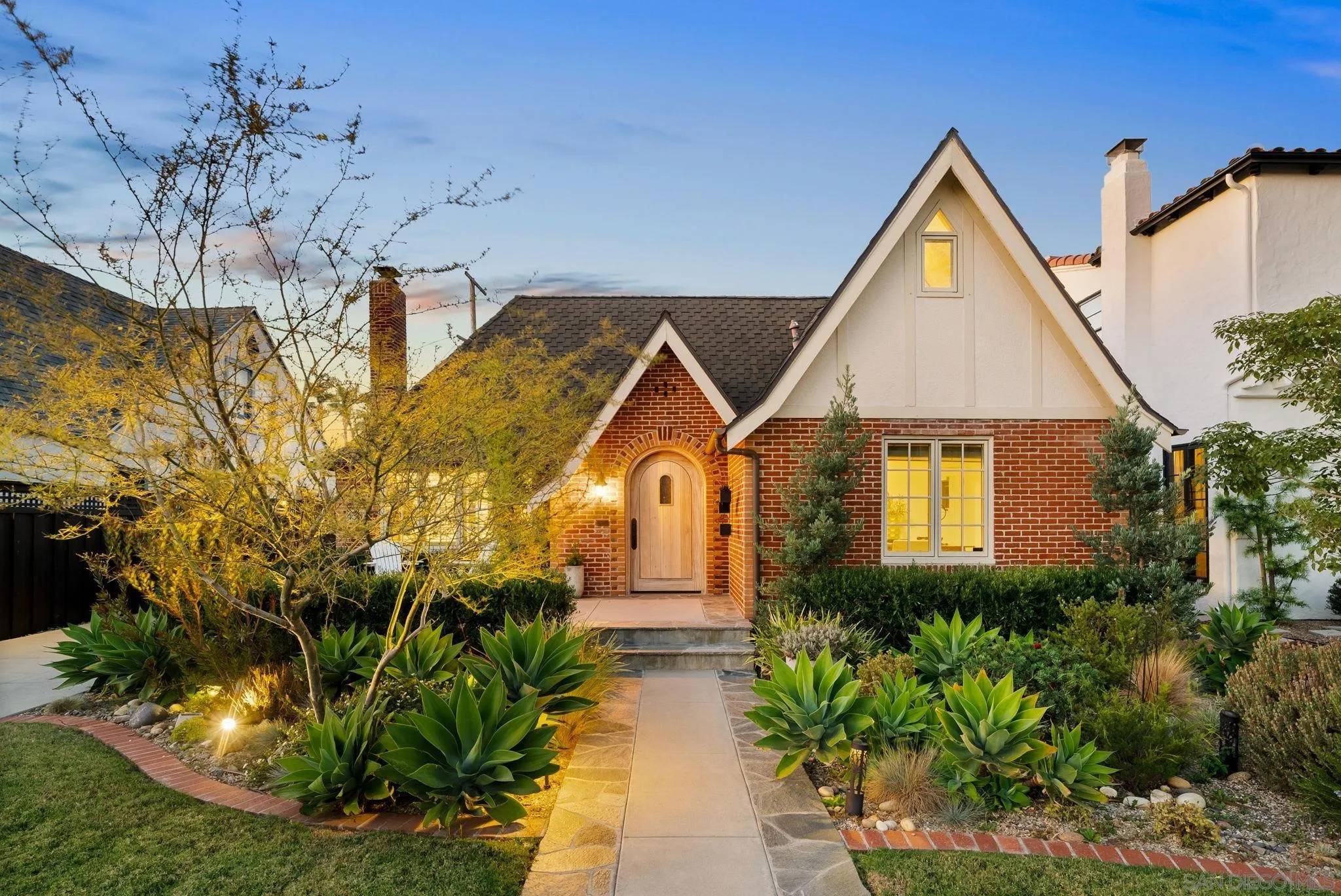 San Diego, CA 92116,4362 Adams Avenue