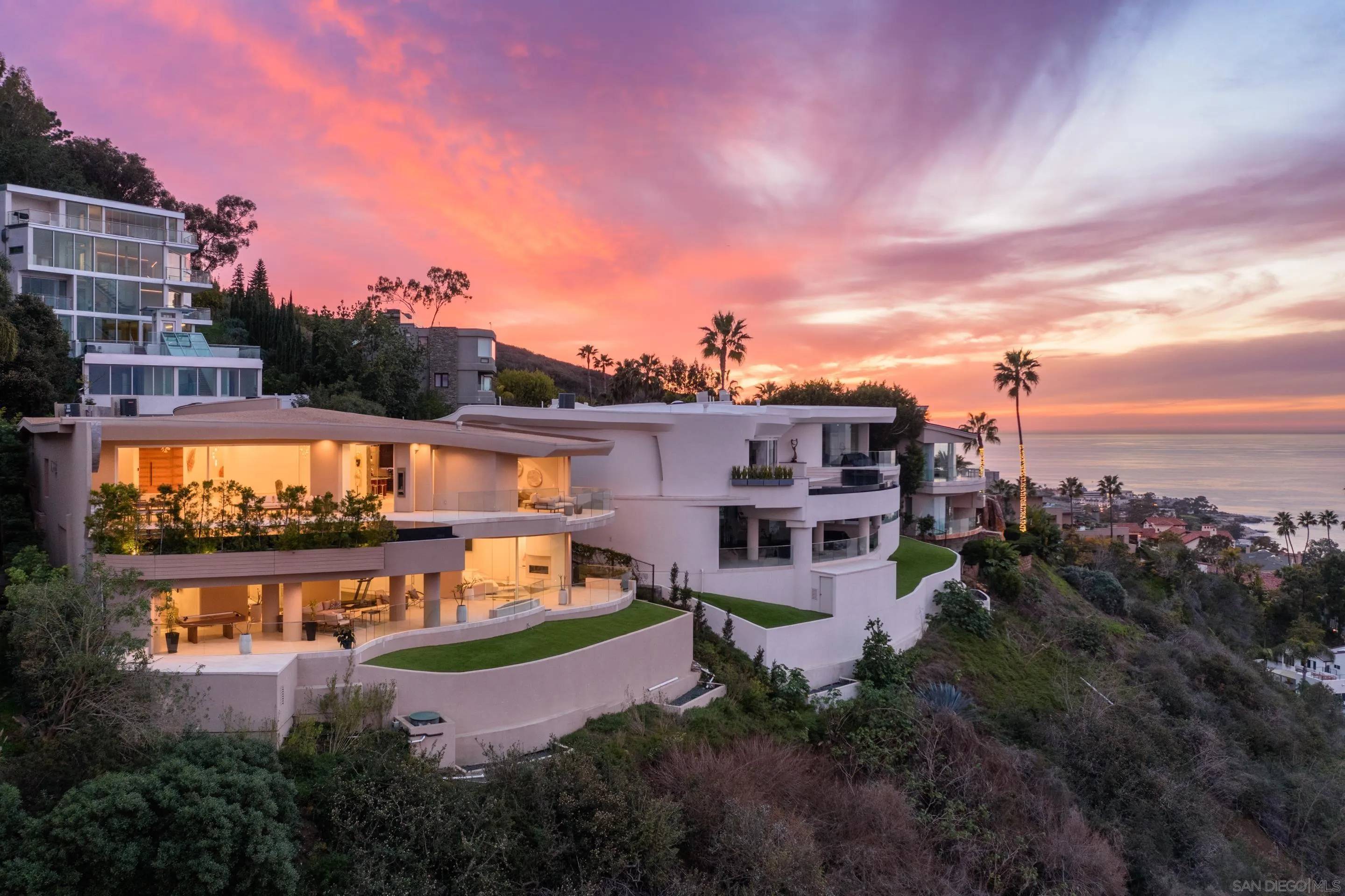 La Jolla, CA 92037,7447 Hillside Dr