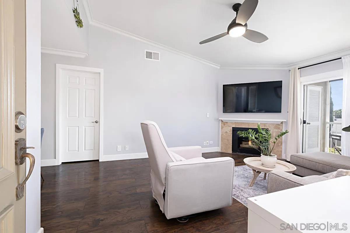 Tustin, CA 92780,1181 Packers Cir #122