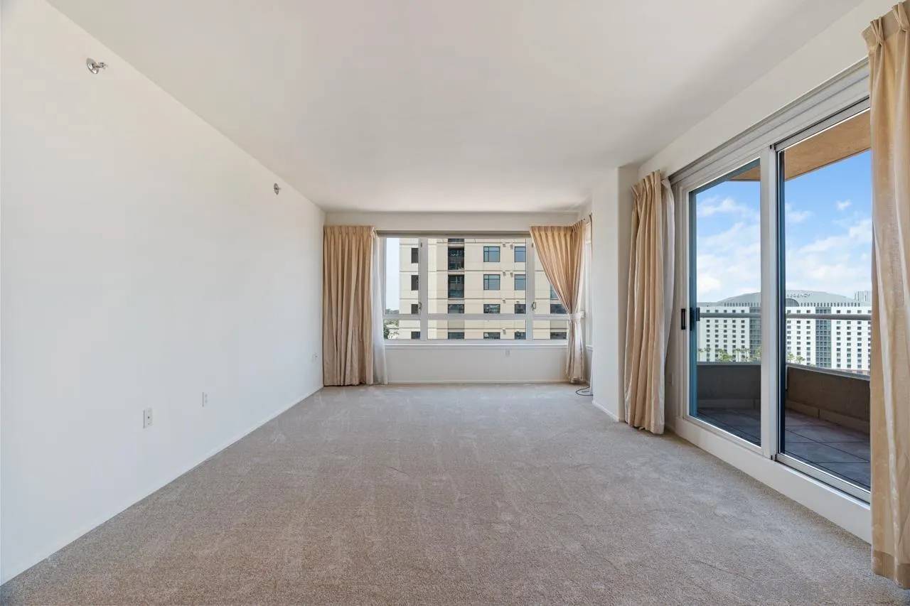 San Diego, CA 92122,3890 Nobel Drive #1203