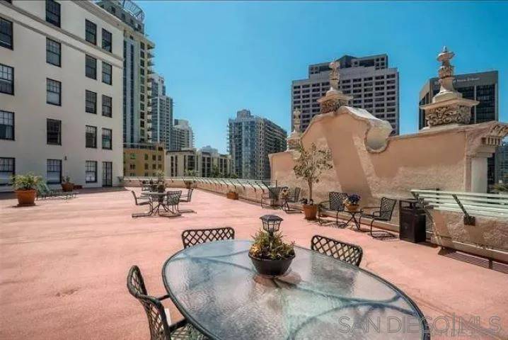 San Diego, CA 92101,702 Ash St. #203