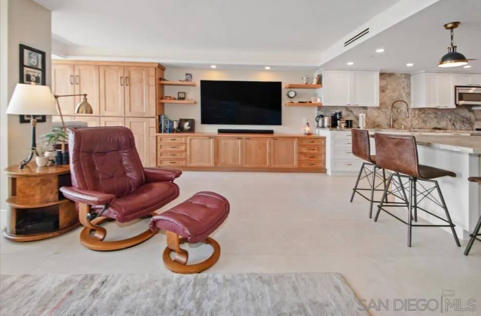Coronado, CA 92118,1820 Avenida Del Mundo #701