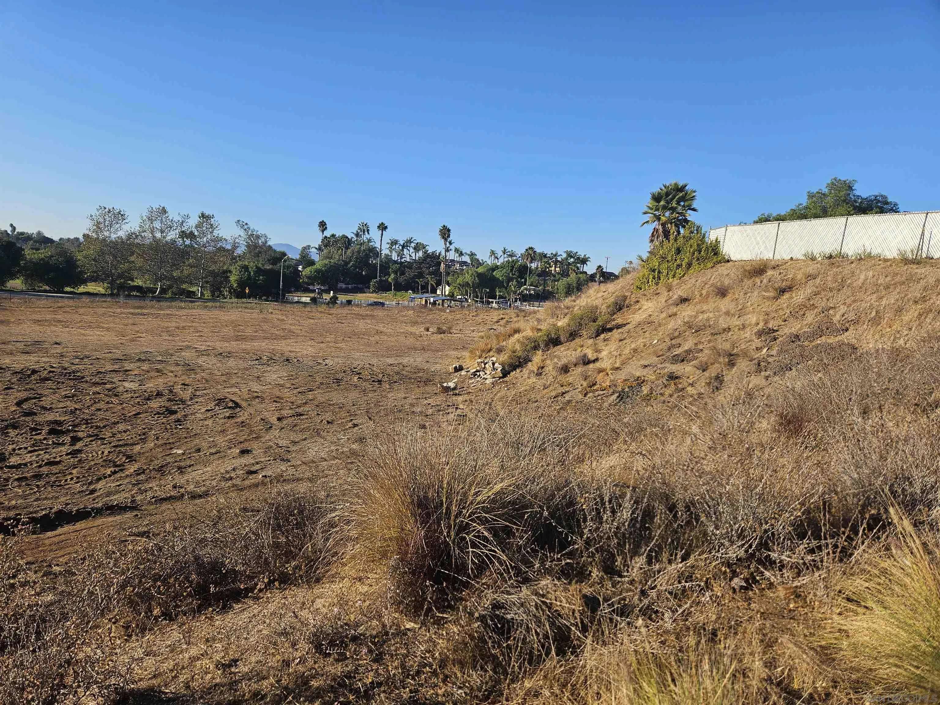Vista, CA 92084,2167 N SANTA FE AVE. #5