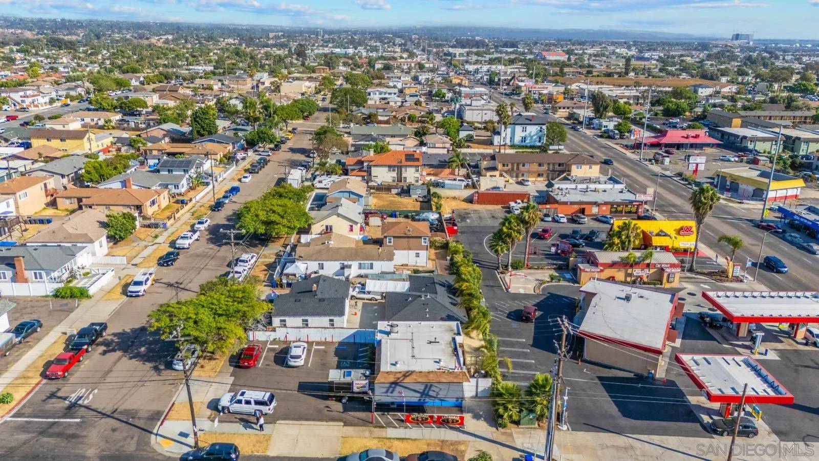 National City, CA 91950,832 E 18Th St