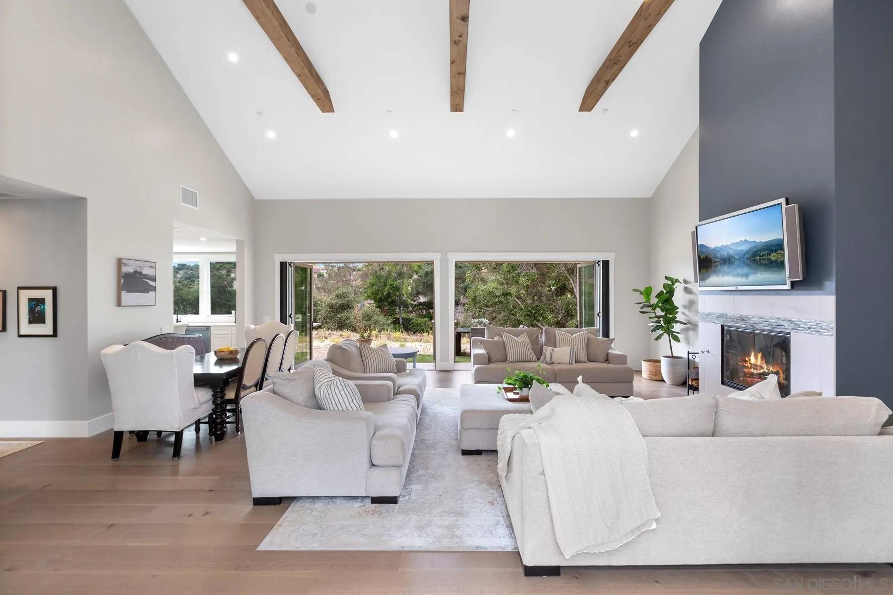 Fallbrook, CA 92028,2747 Via Del Robles