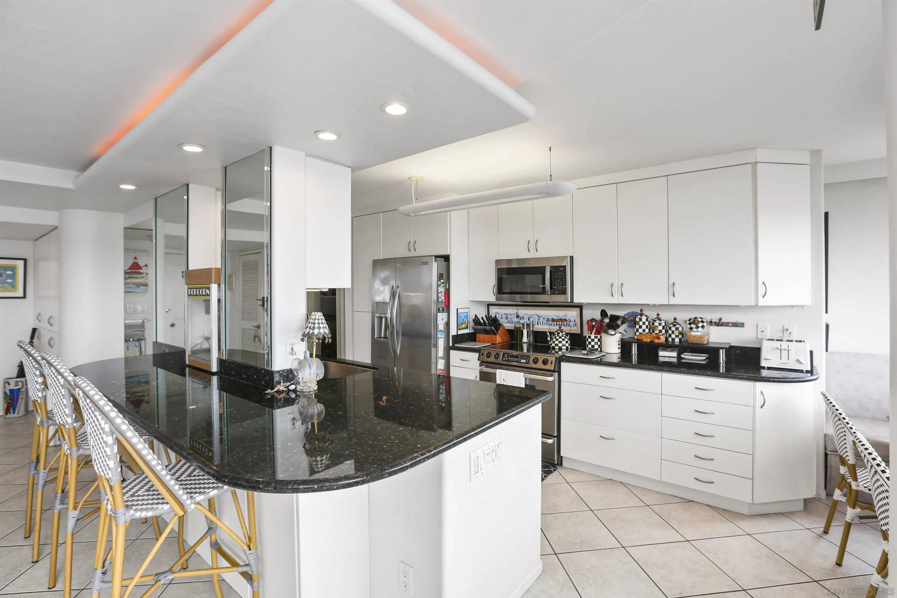 Coronado, CA 92118,1770 Avenida Del Mundo #106
