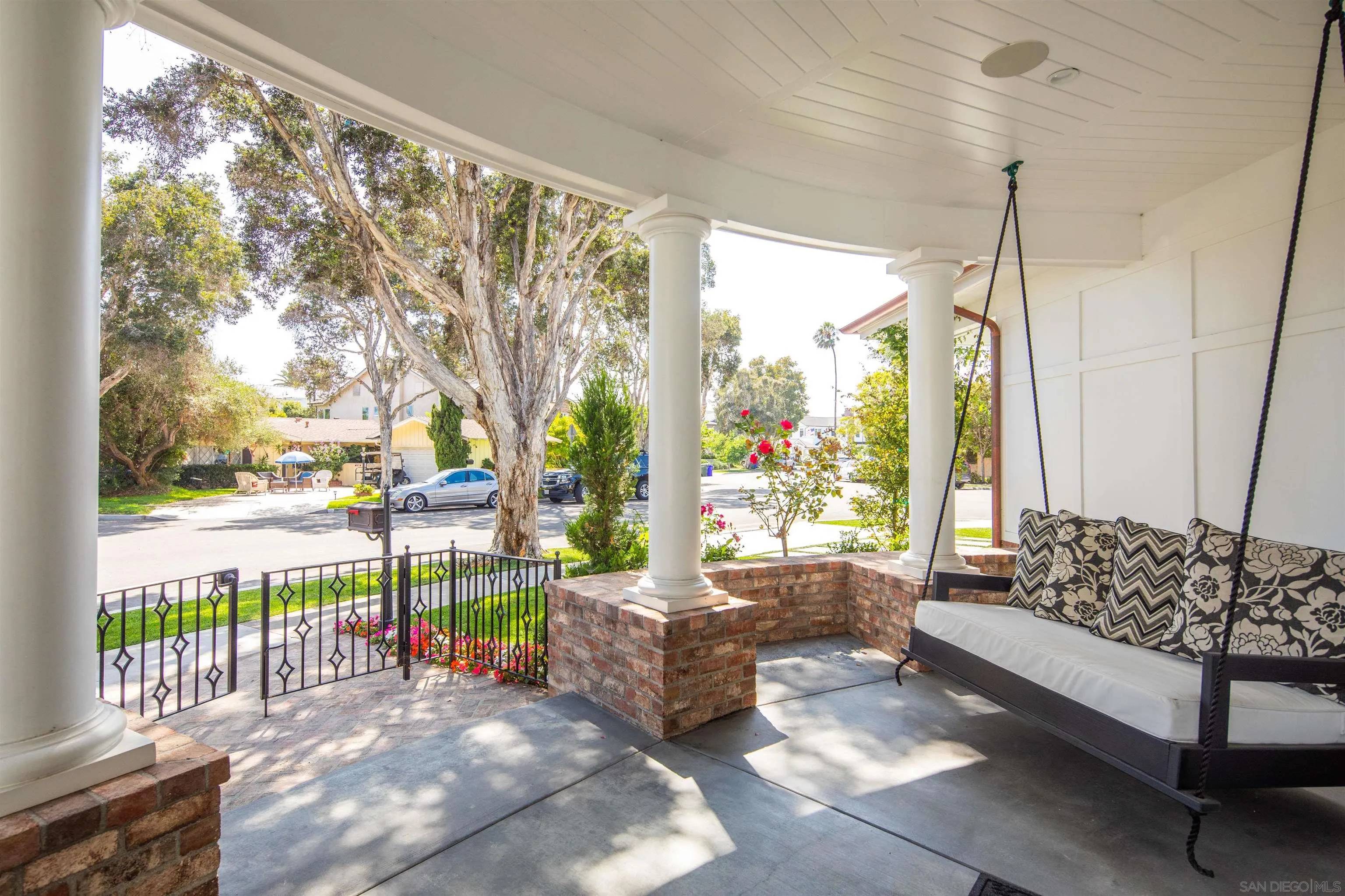 Coronado, CA 92118,1 Pine Court