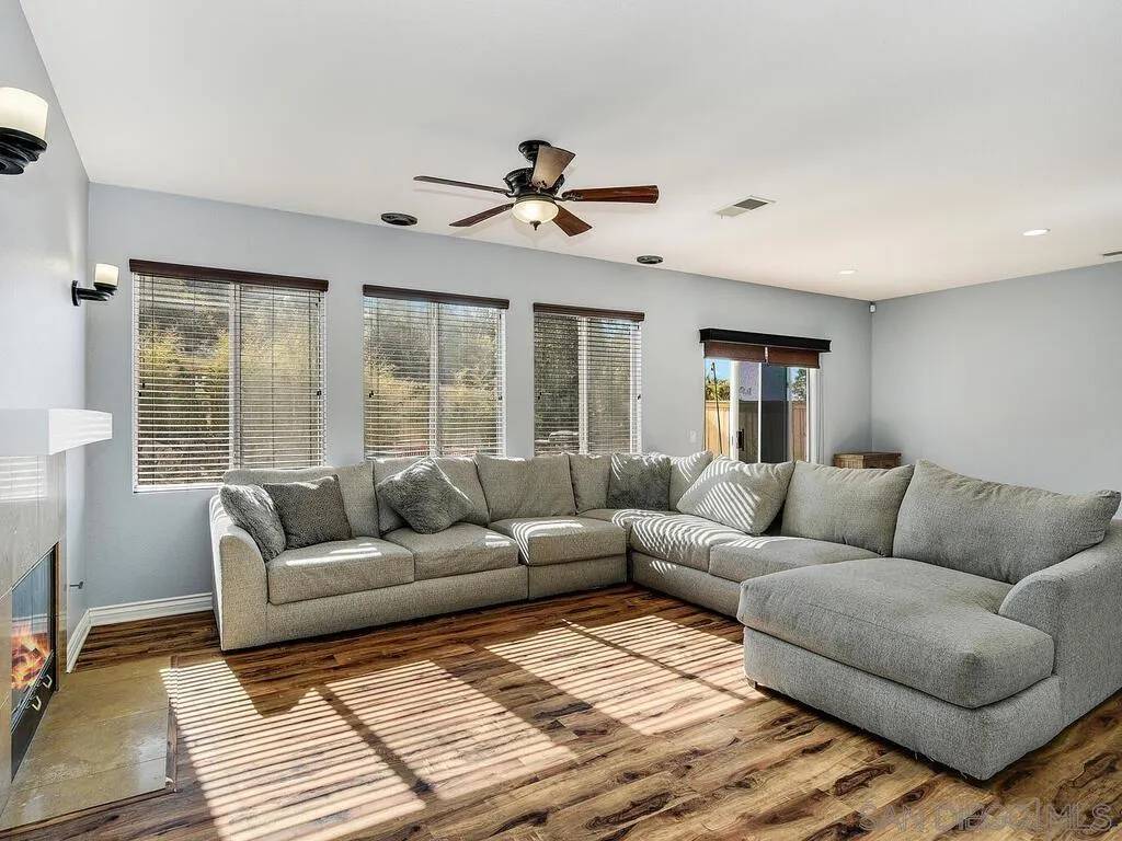 San Marcos, CA 92069,751 Via Barquero