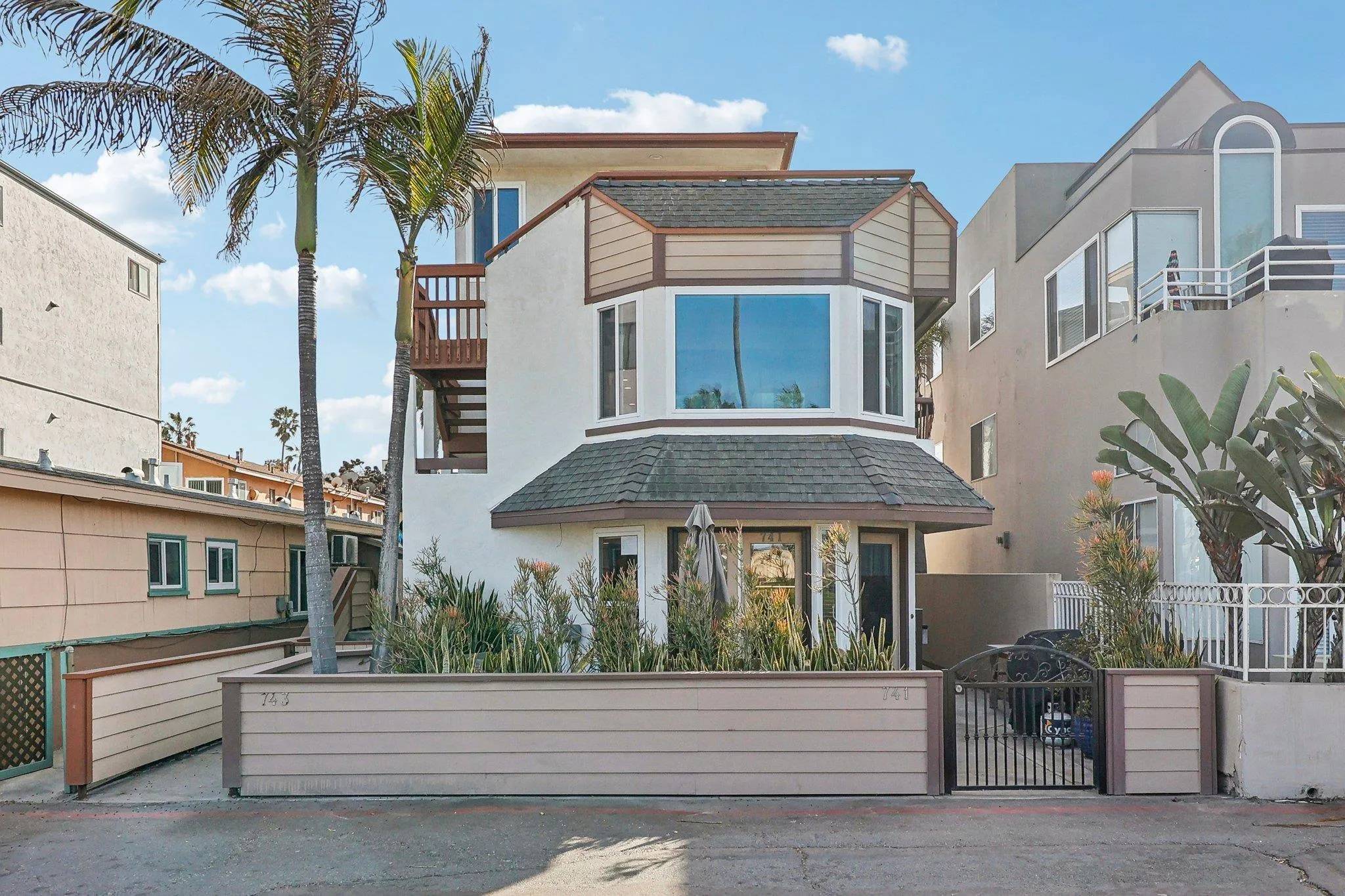 San Diego, CA 92109,741 San Fernando