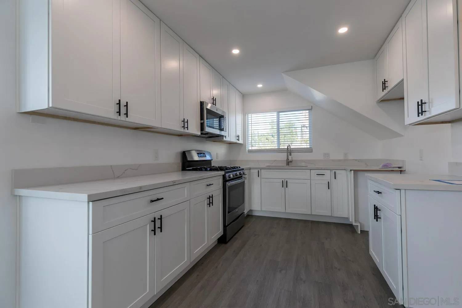 Chula Vista, CA 91911,274 Emerson St