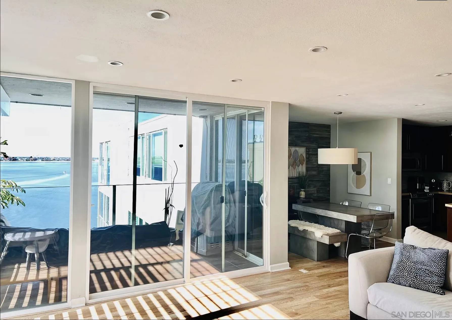 San Diego, CA 92109,3850 RIVIERA DRIVE #3B