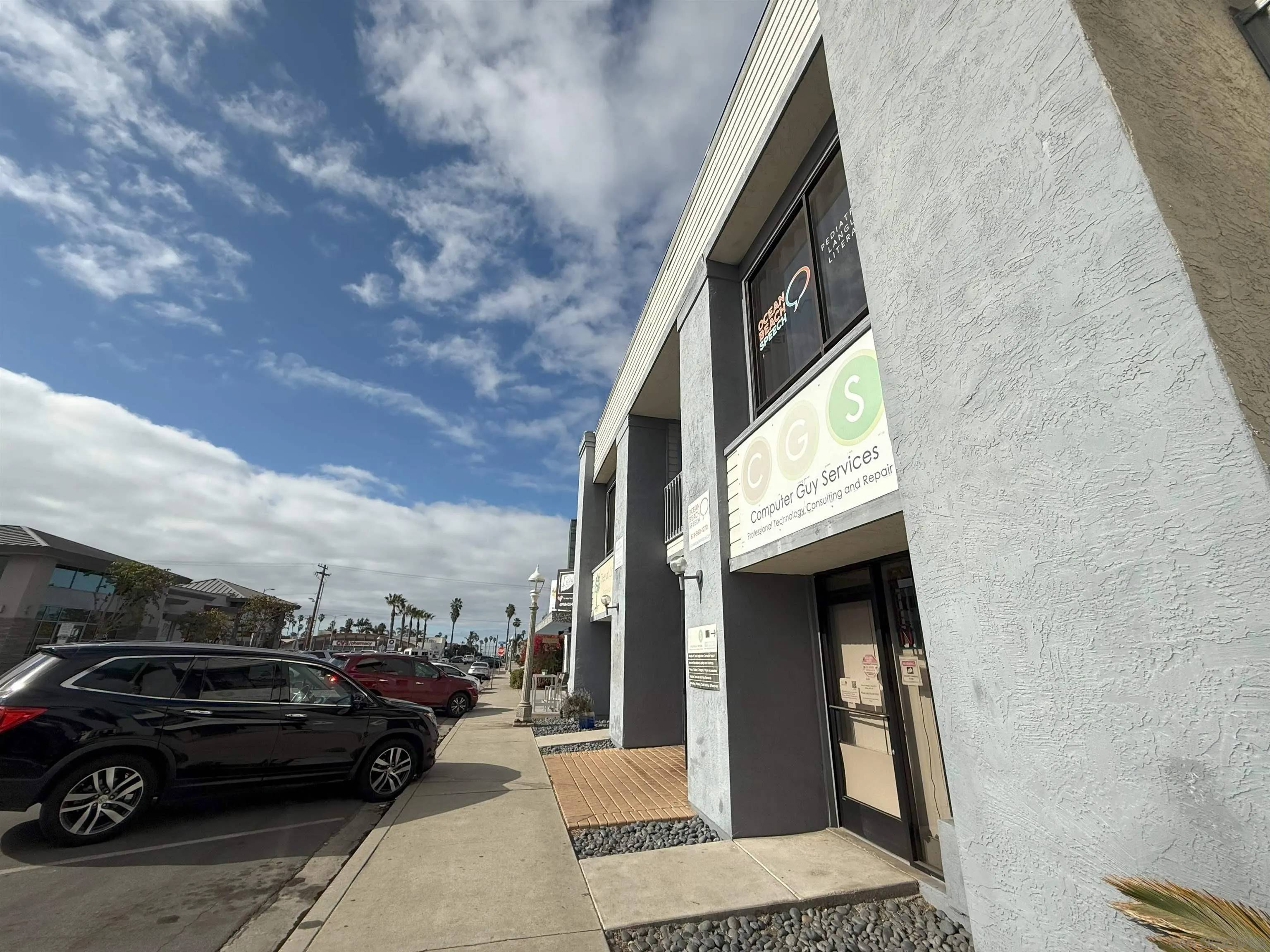 San Diego, CA 92107,4870 Santa Monica Avenue