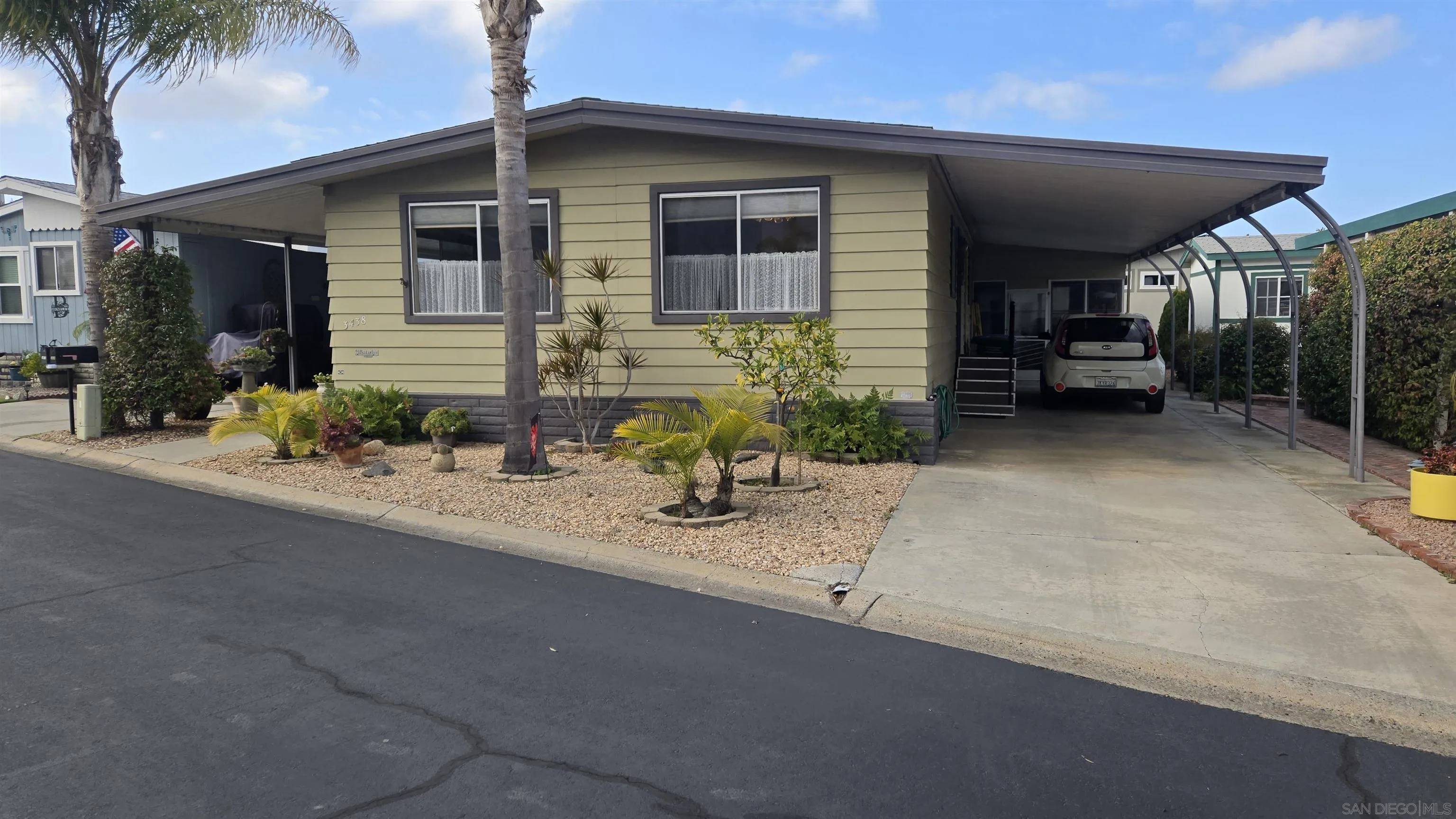 Carlsbad, CA 92010,3438 Don Alberto Dr
