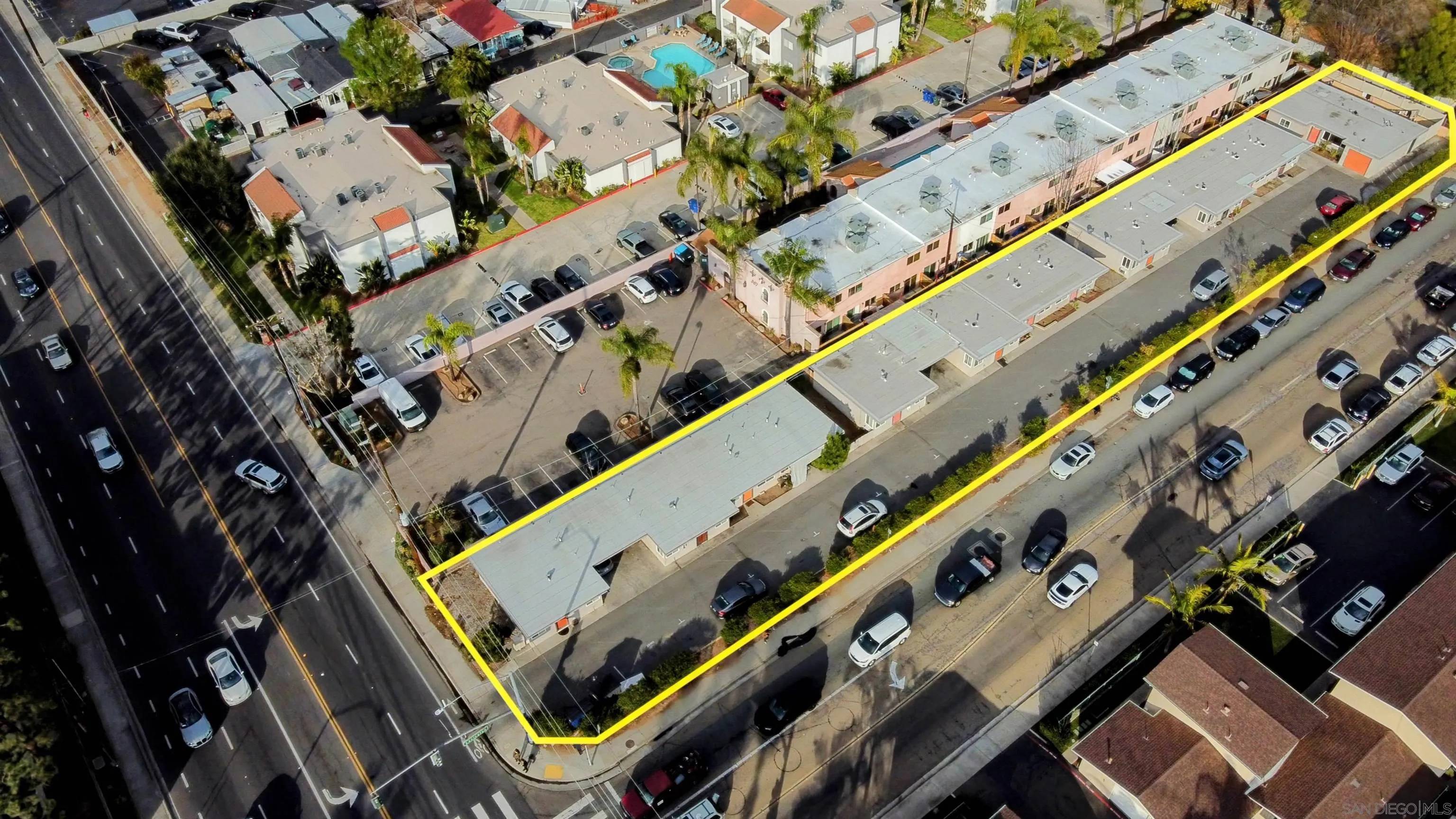 El Cajon, CA 92020,275-99 S Mollison Ave