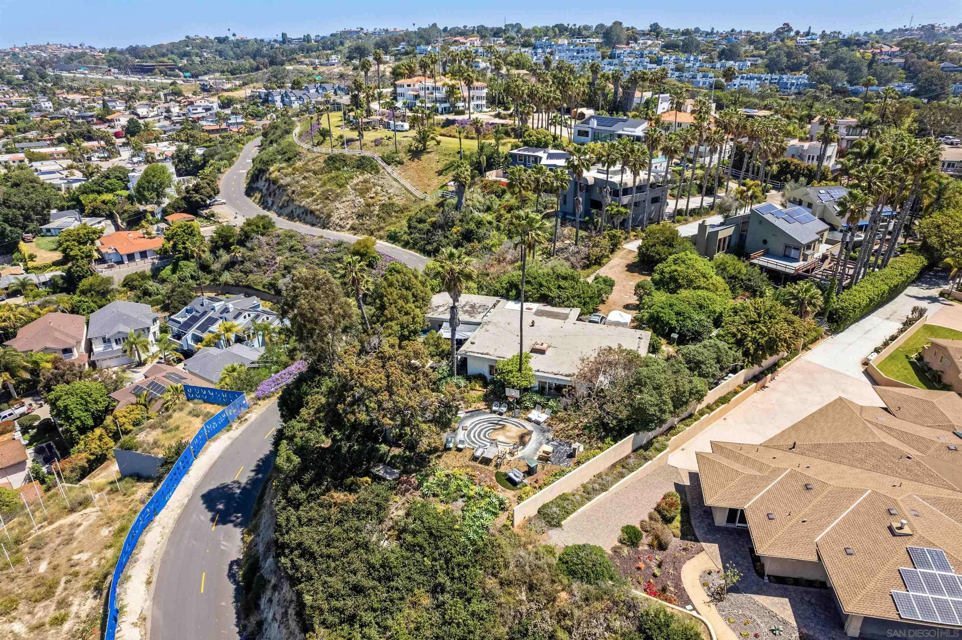Solana Beach, CA 92075,686 Via De La Valle