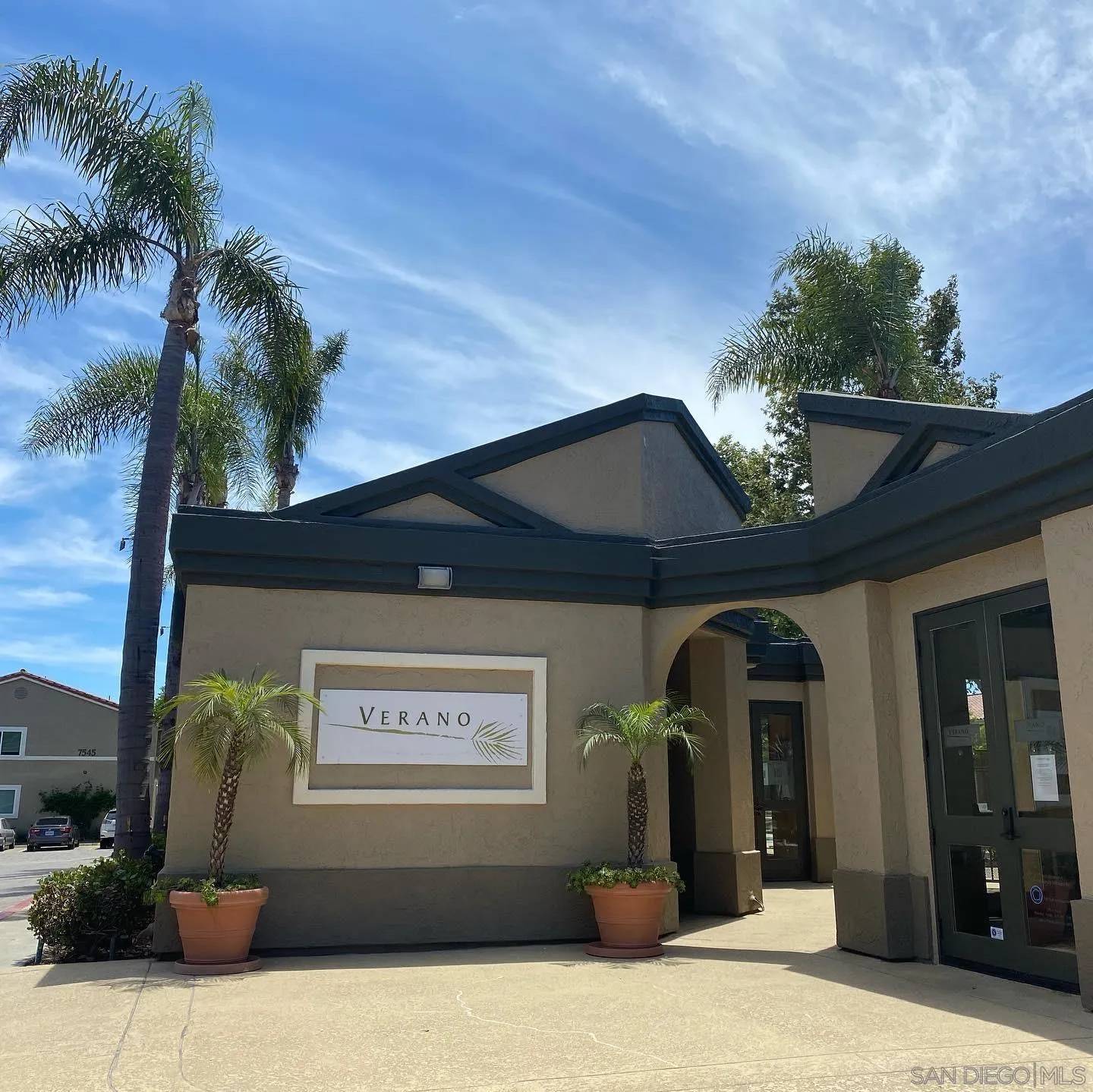 San Diego, CA 92122,7405 Charmant #2324