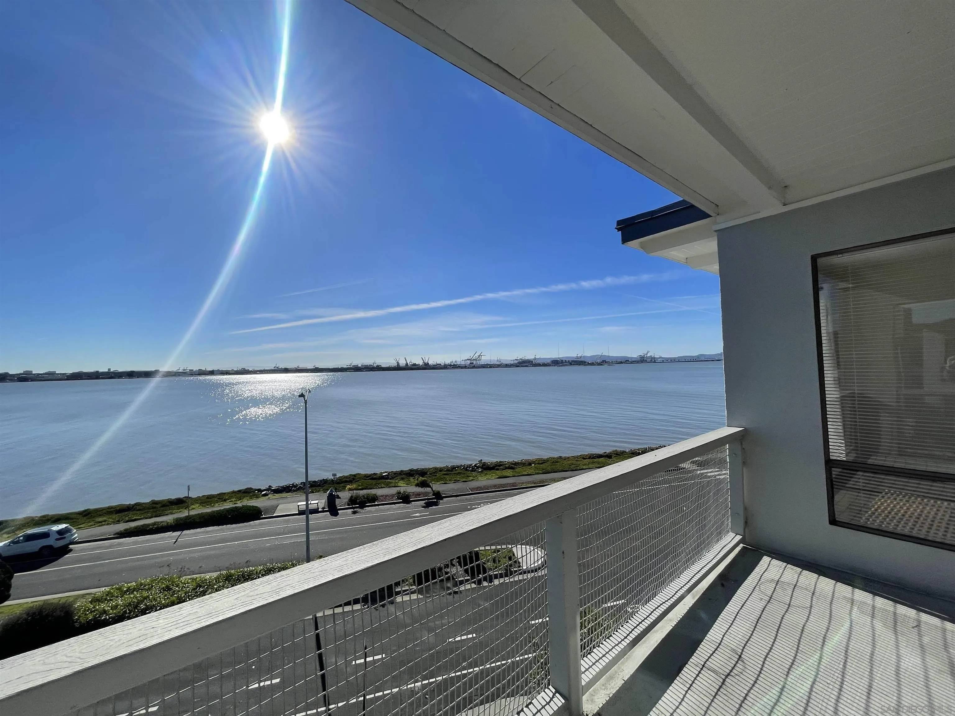 Emeryville, CA 94608,2 Anchor Dr #F498