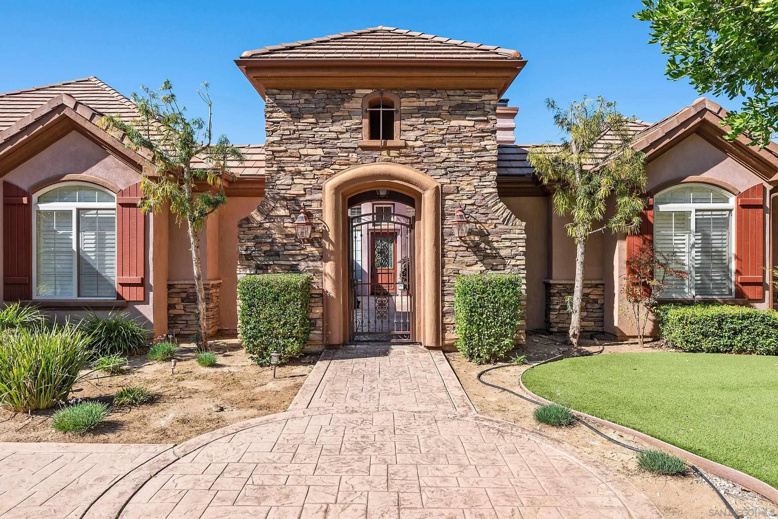 Poway, CA 92064,15034 Huntington Gate Dr