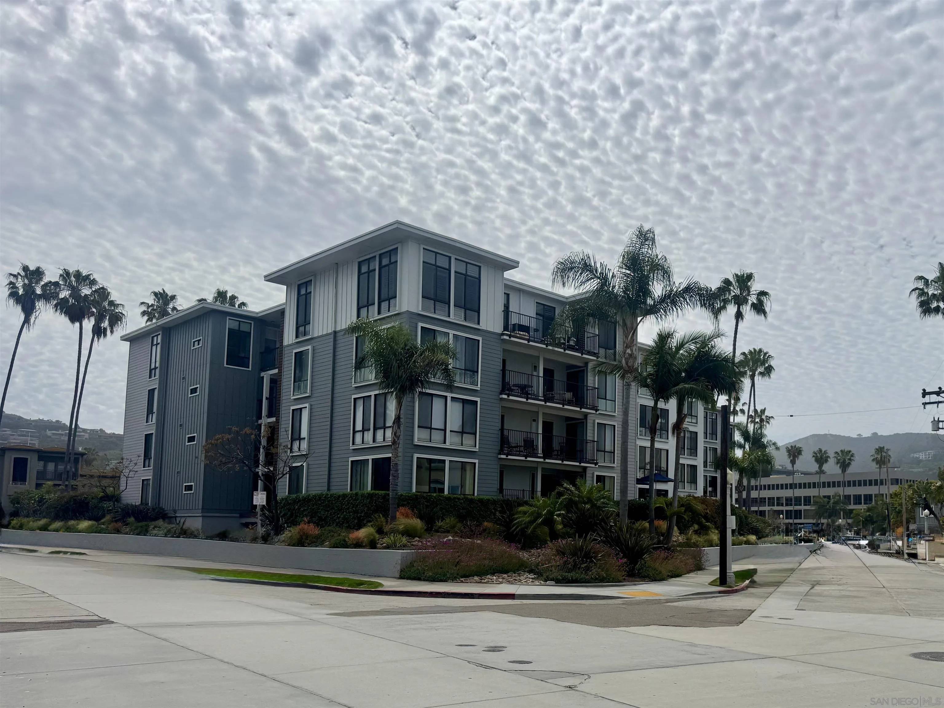 La Jolla, CA 92037,8110 El Paseo Grande #304