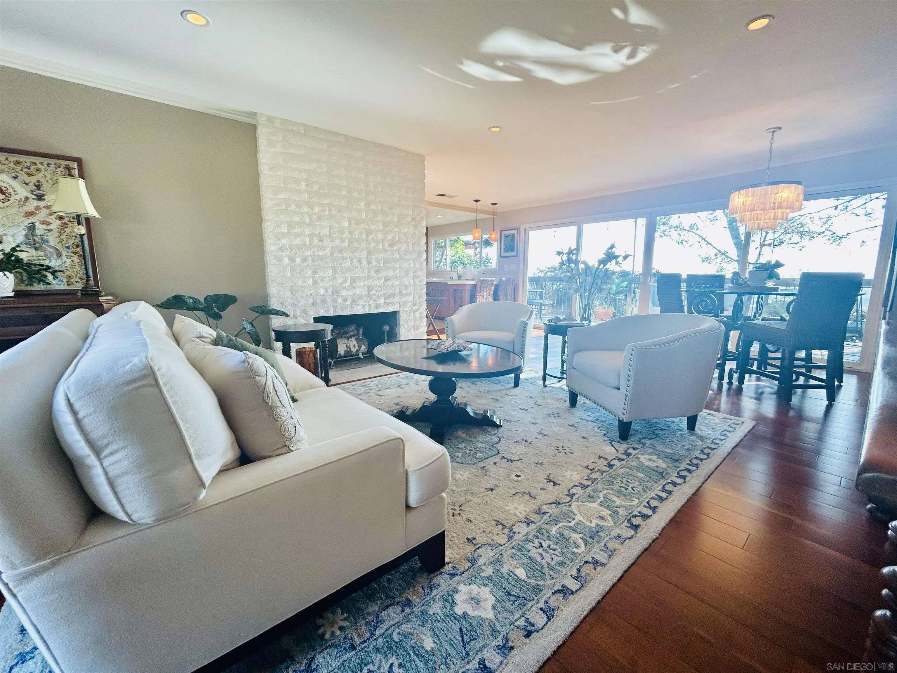 Del Mar, CA 92014,13731 Mira Montana