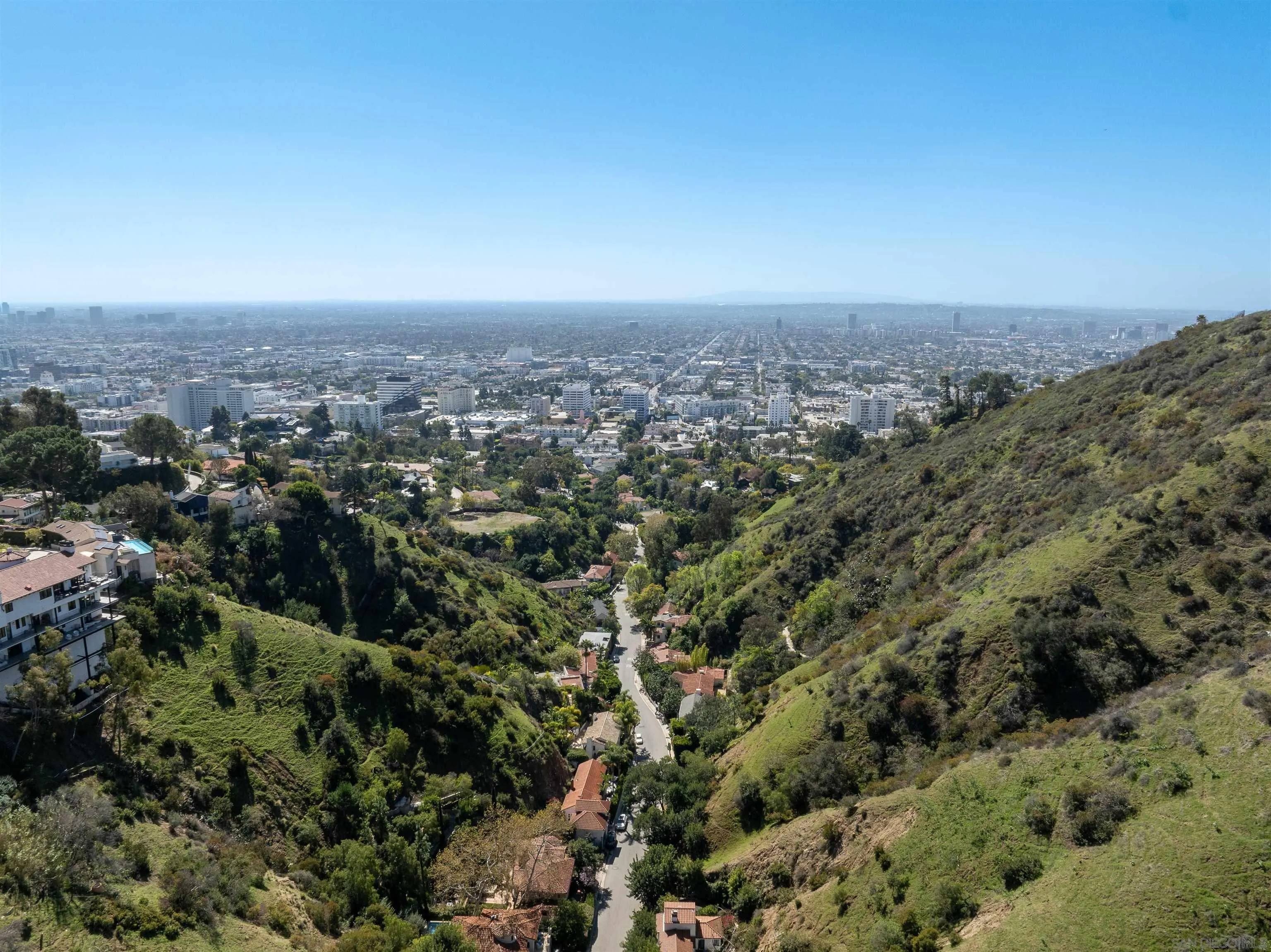 Los Angeles, CA 90068,2133 Outpost Drive #1