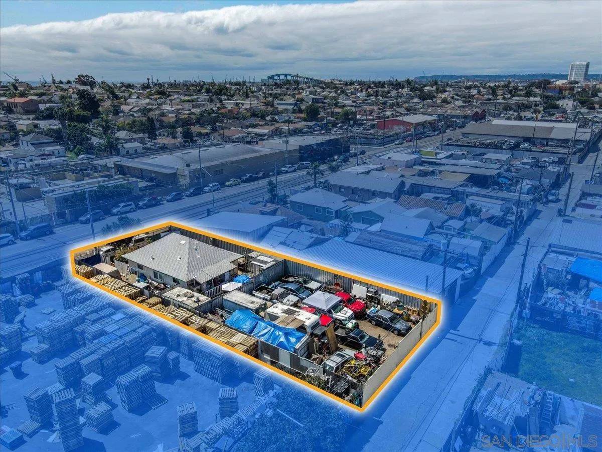 San Diego, CA 92113,2946 Commercial Street