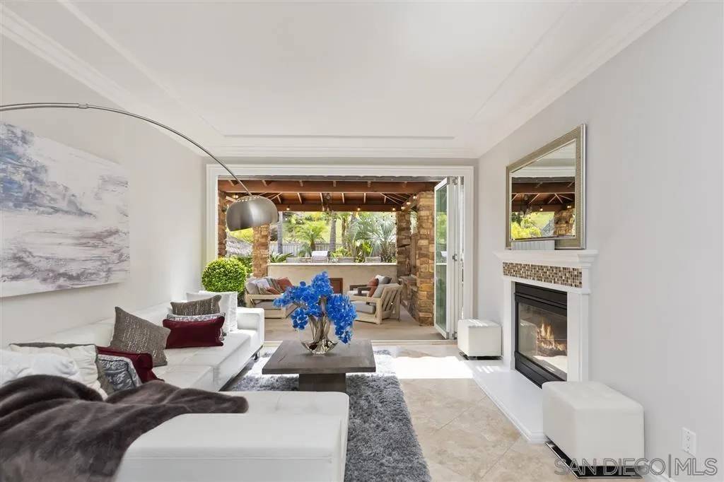 Carlsbad, CA 92009,3289 Avenida De Sueno