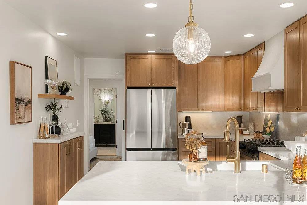 San Diego, CA 92103,1663 Puterbaugh St