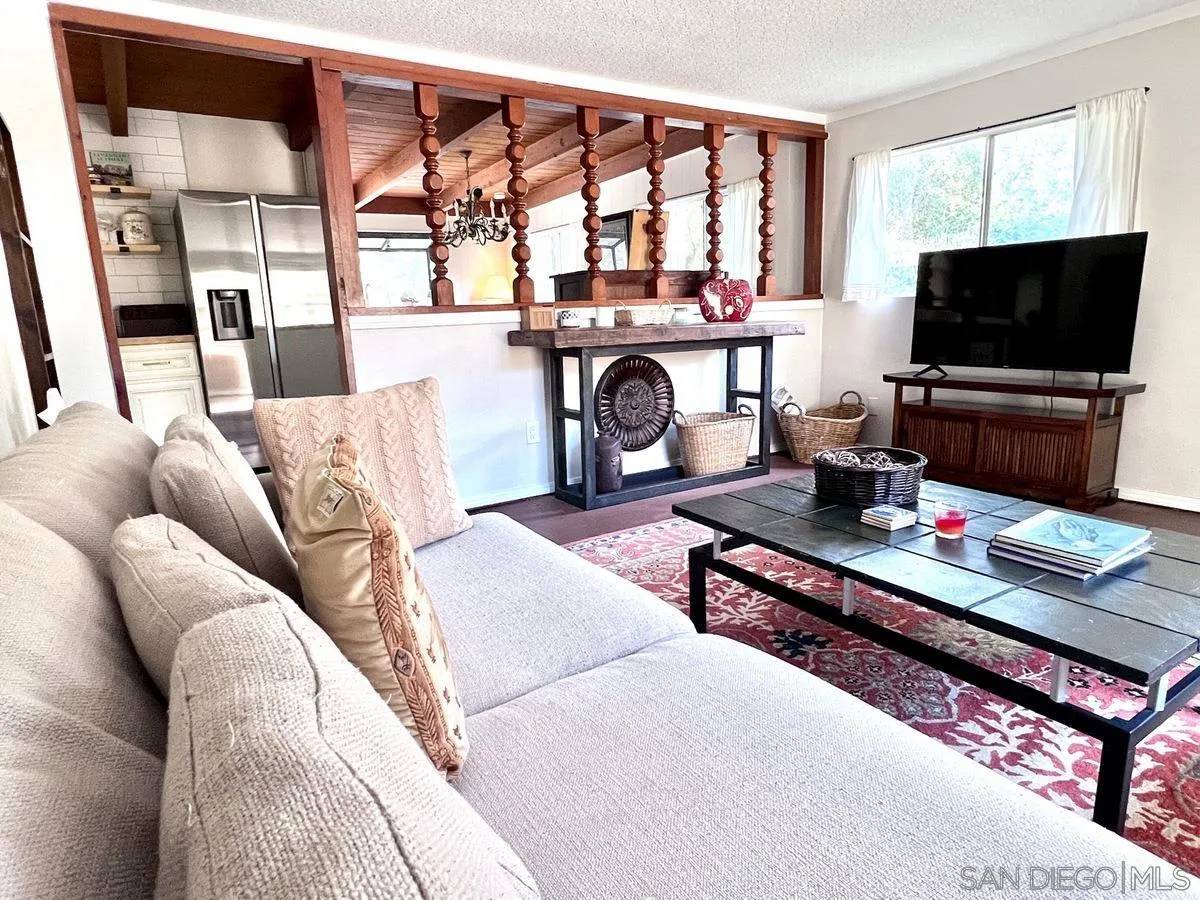 Escondido, CA 92029,20135 Elm Ln