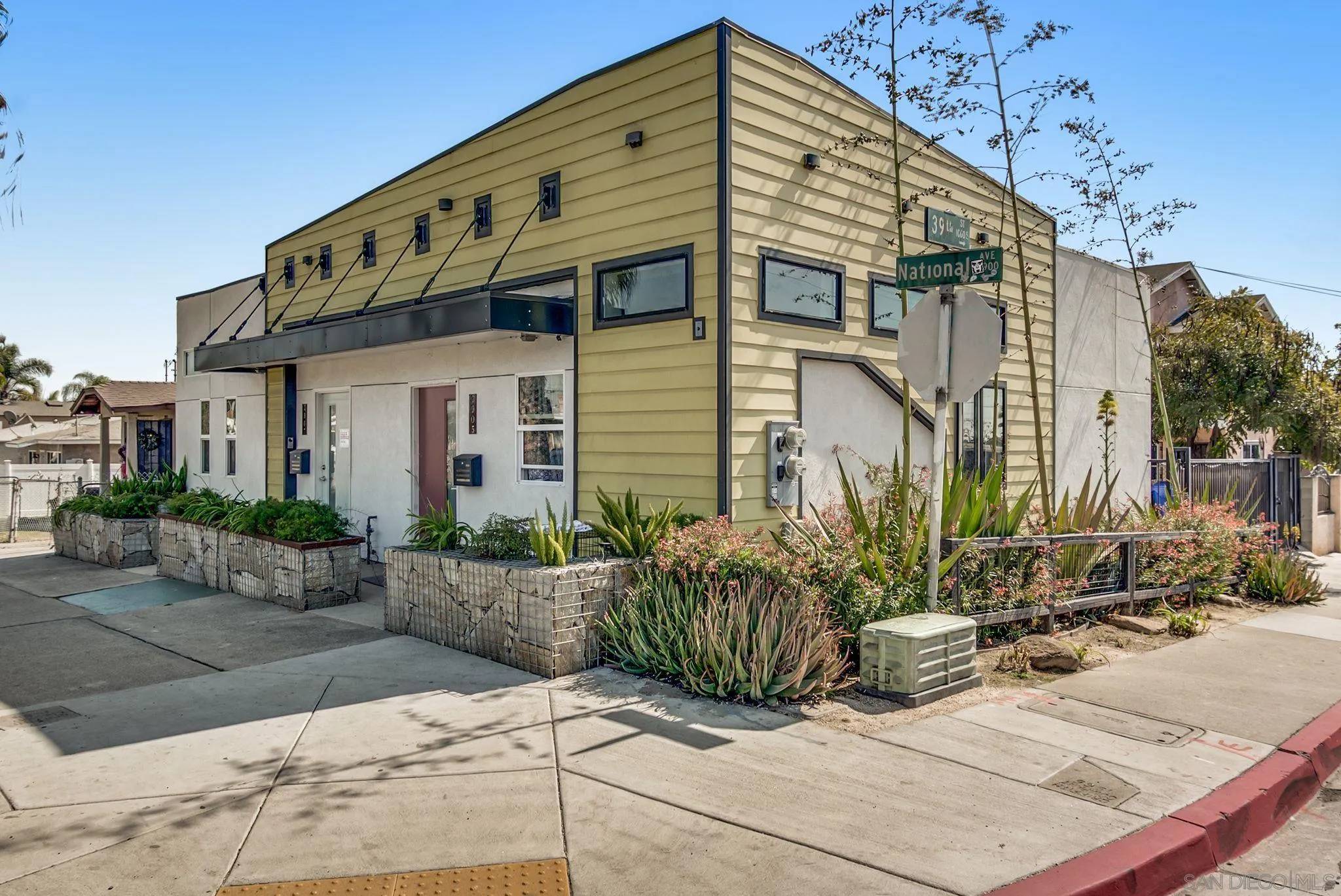 San Diego, CA 92113,3905-9 National Ave