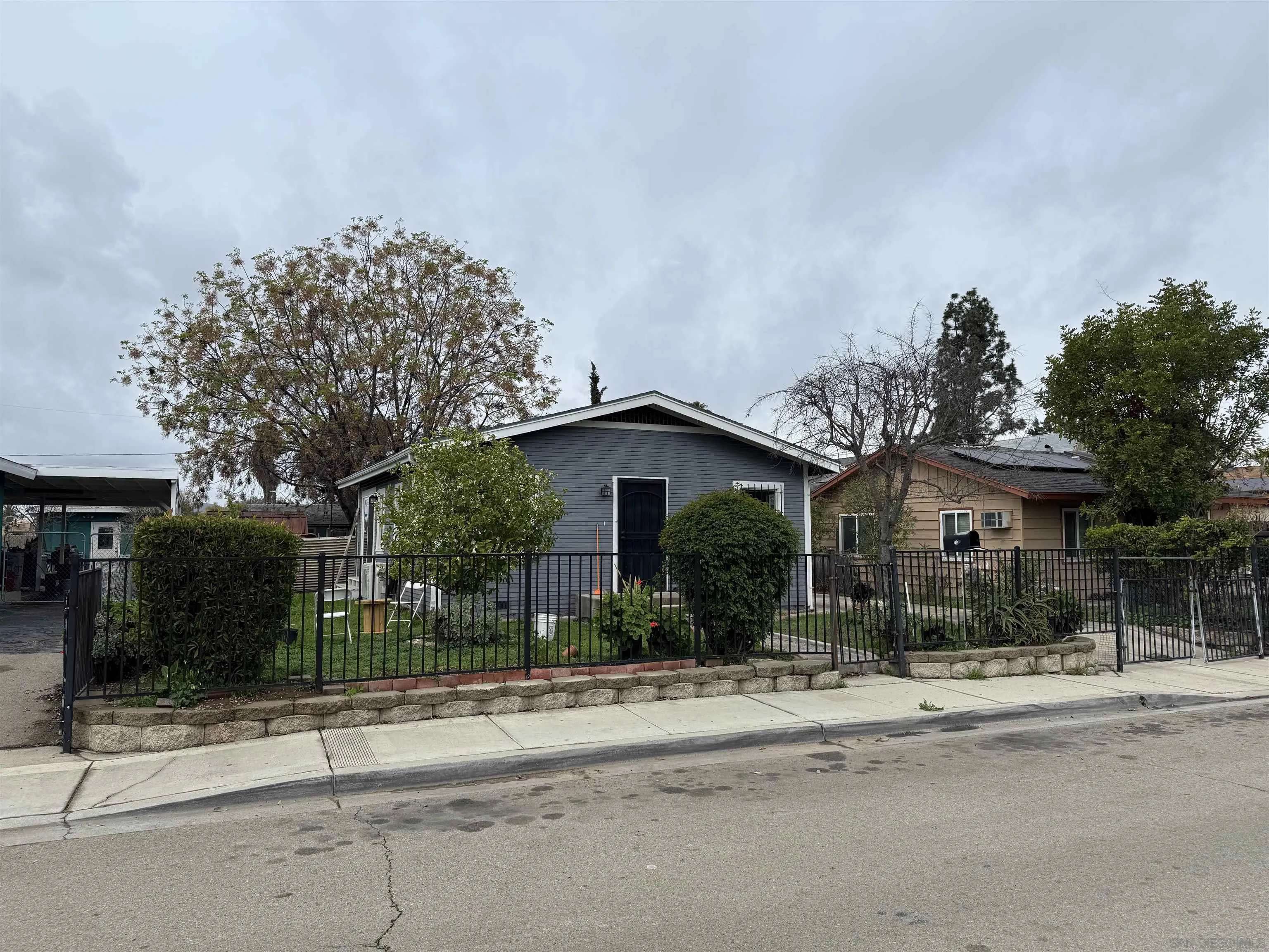 Escondido, CA 92025,739 Park Pl
