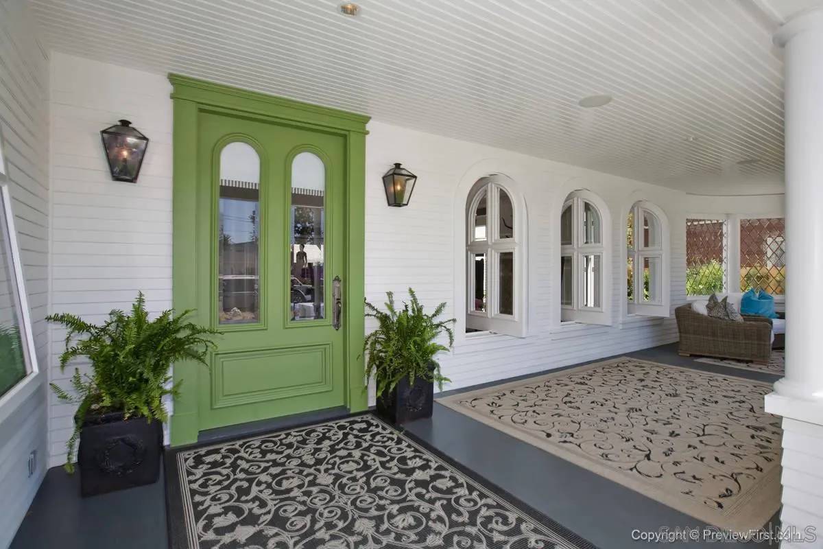 Coronado, CA 92118,1105 F Avenue