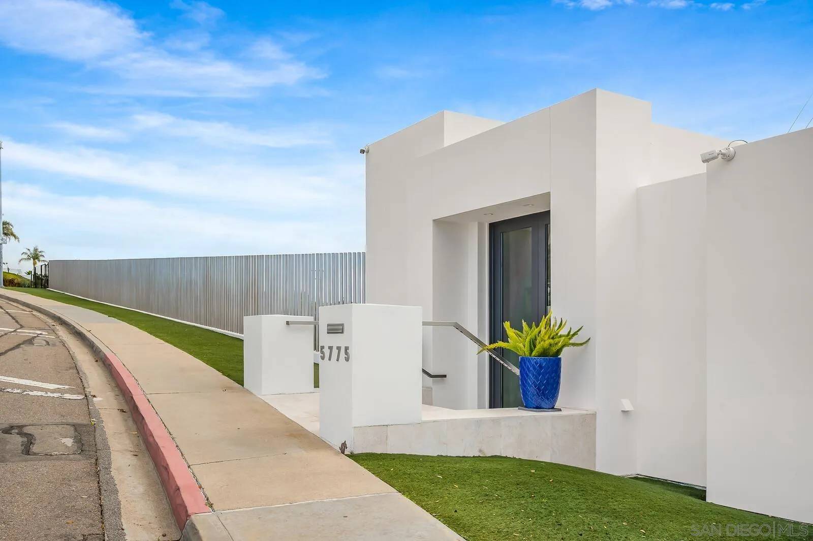 La Jolla, CA 92037,5775 La Jolla Mesa