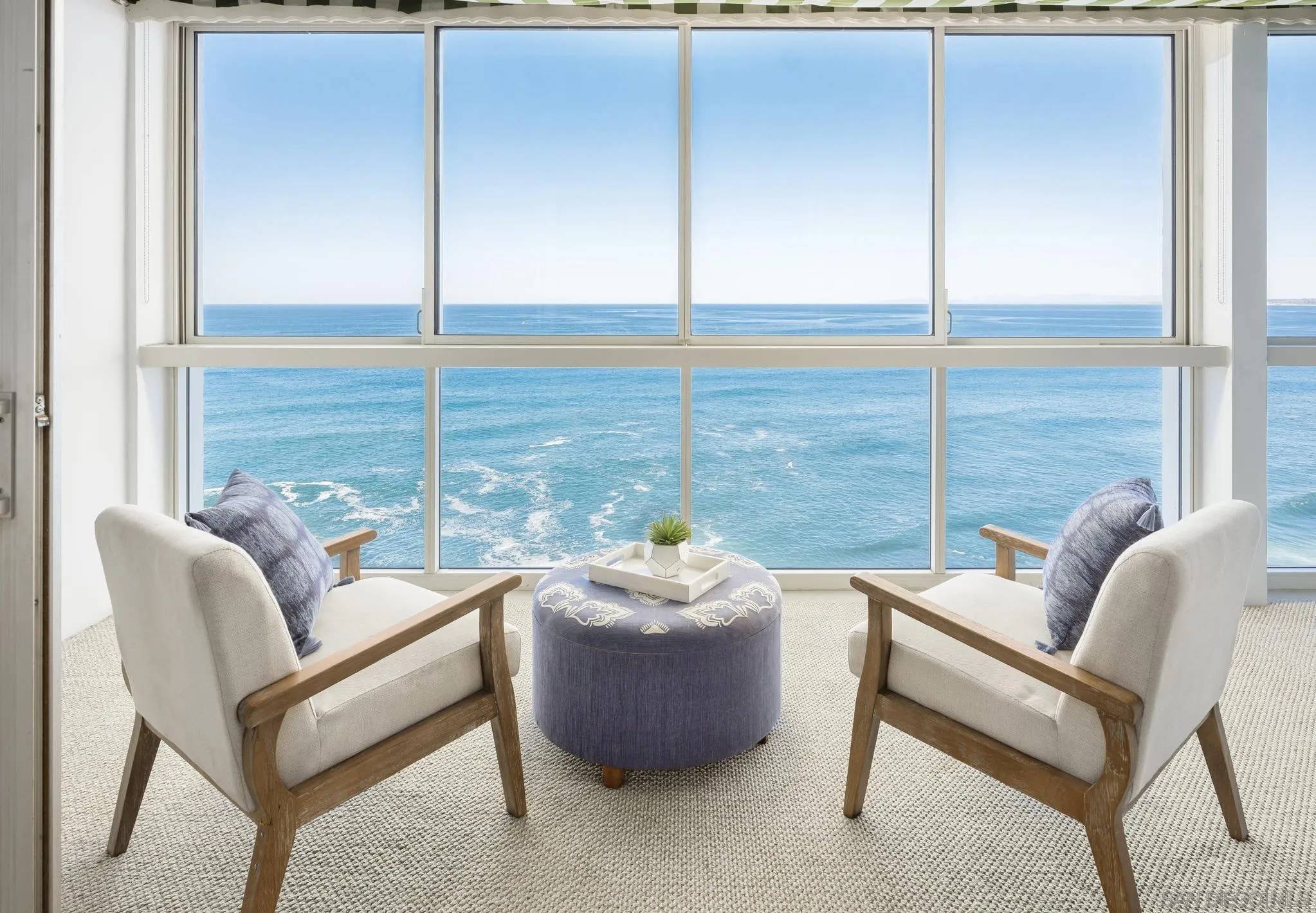 La Jolla, CA 92037,939 Coast Blvd #14C