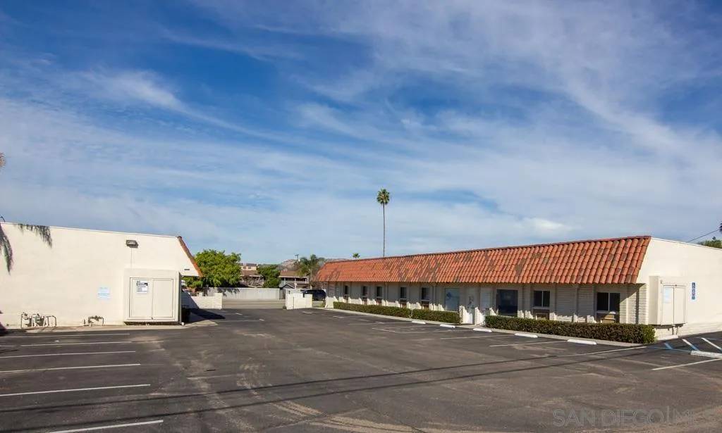 Escondido, CA 92025,1027 & 1035 E Grand Ave