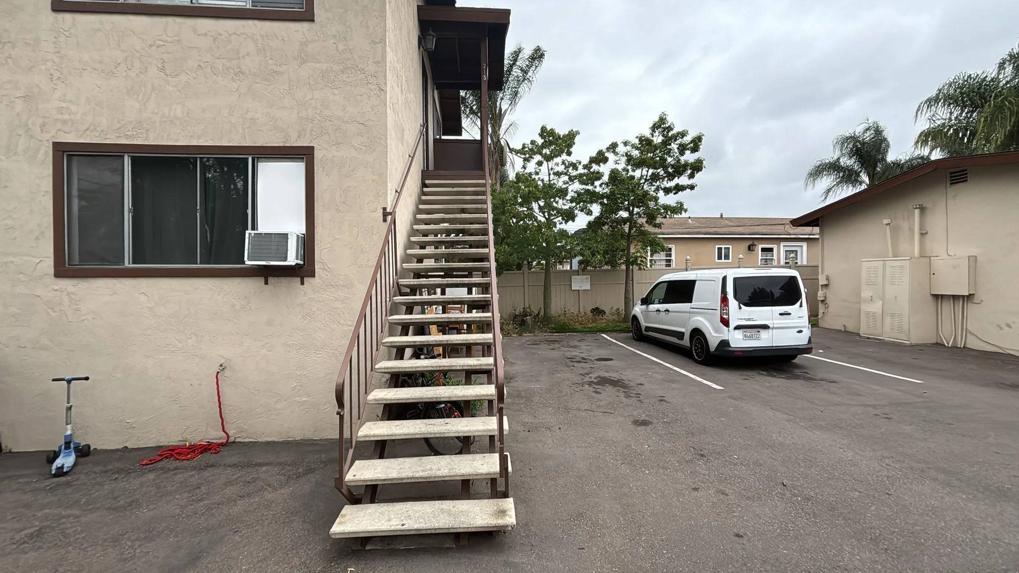 El Cajon, CA 92020,215 Millar Ave
