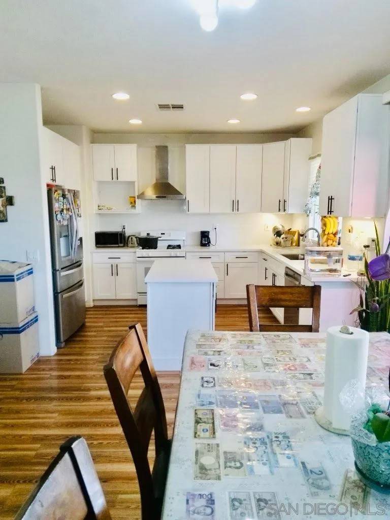 Lake Elsinore, CA 92532,31968 Hollyhock Way