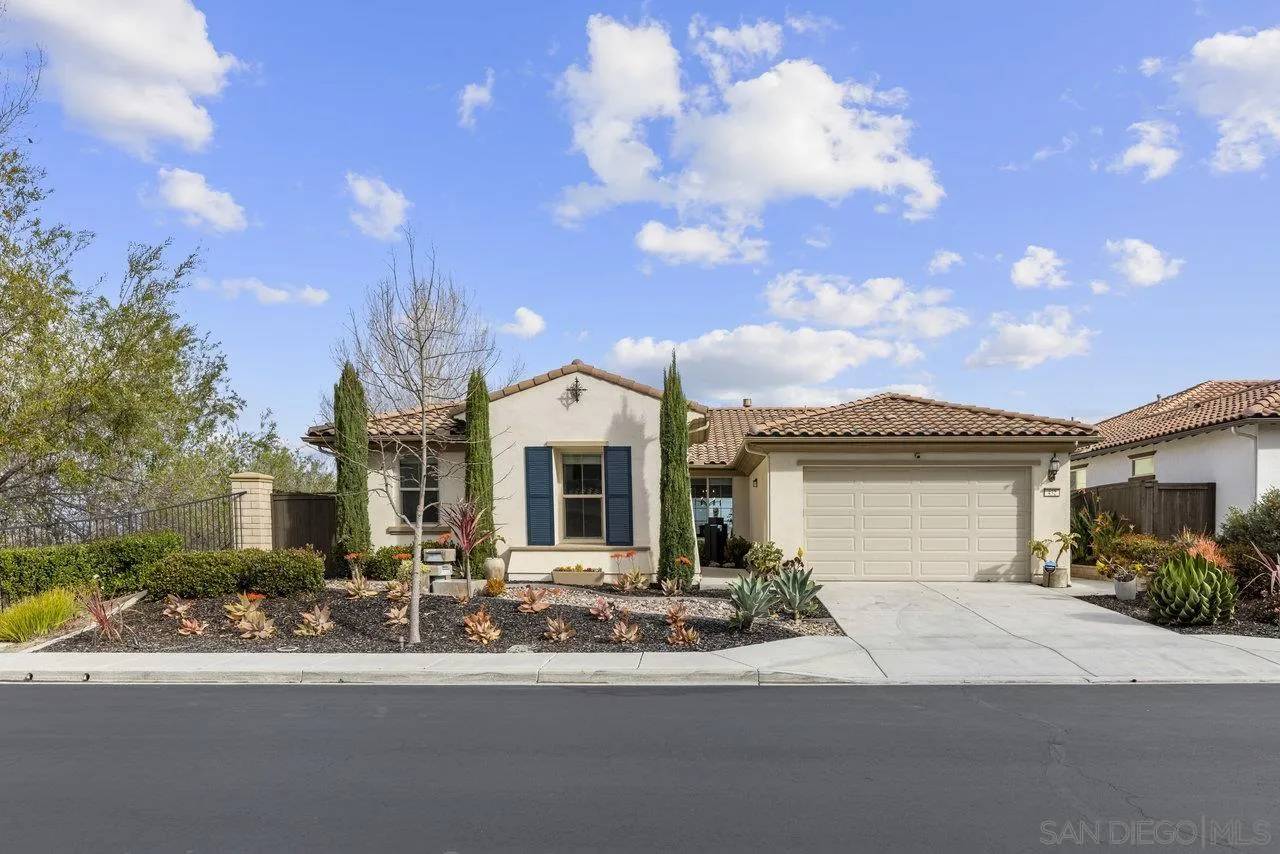 Vista, CA 92083,432 Adobe Estates DR