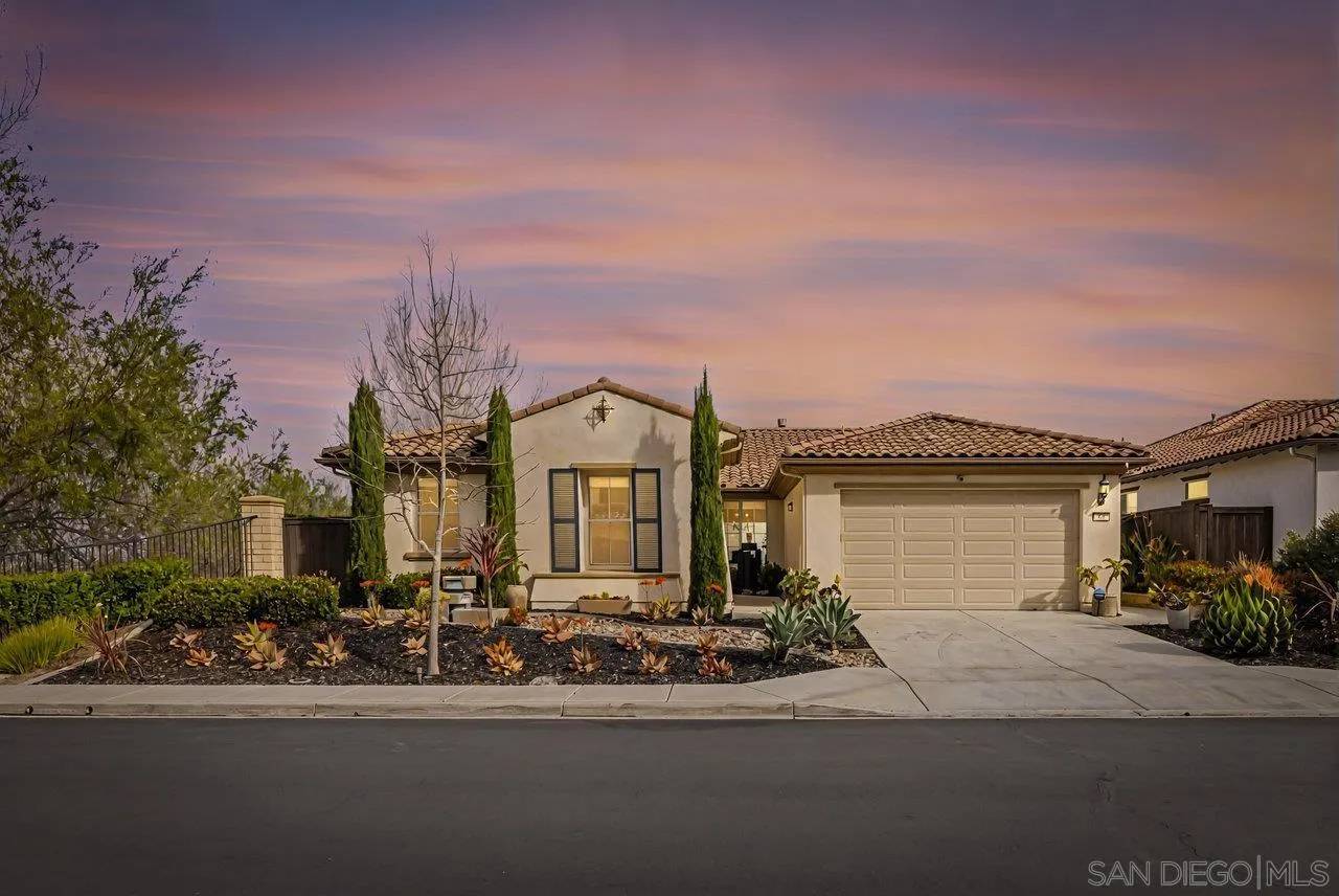 Vista, CA 92083,432 Adobe Estates DR