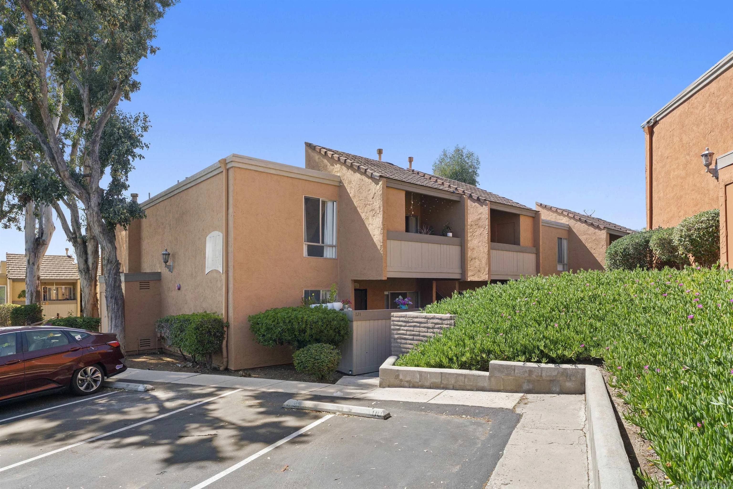 San Diego, CA 92120,7717 Margerum Ave #222