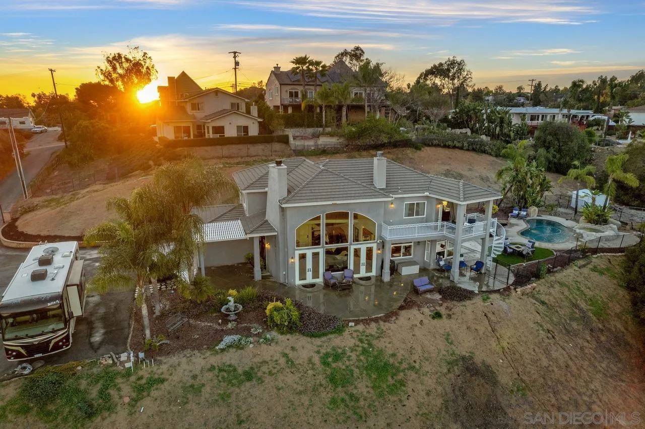 El Cajon, CA 92021,410 WOODLAND LN