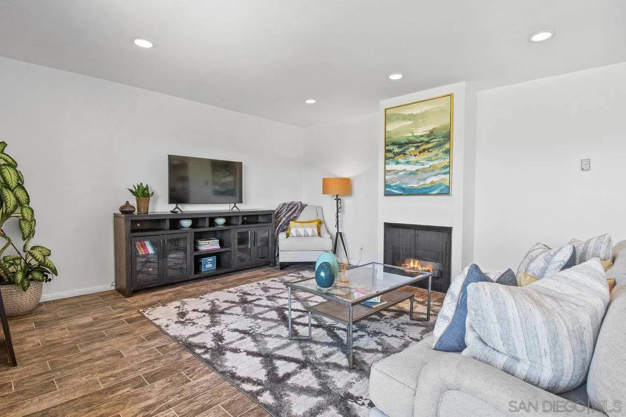 Carlsbad, CA 92009,2348 La Costa Ave #313
