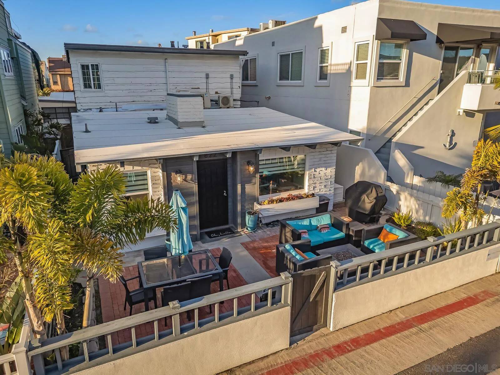 San Diego, CA 92109,822 Capistrano Pl