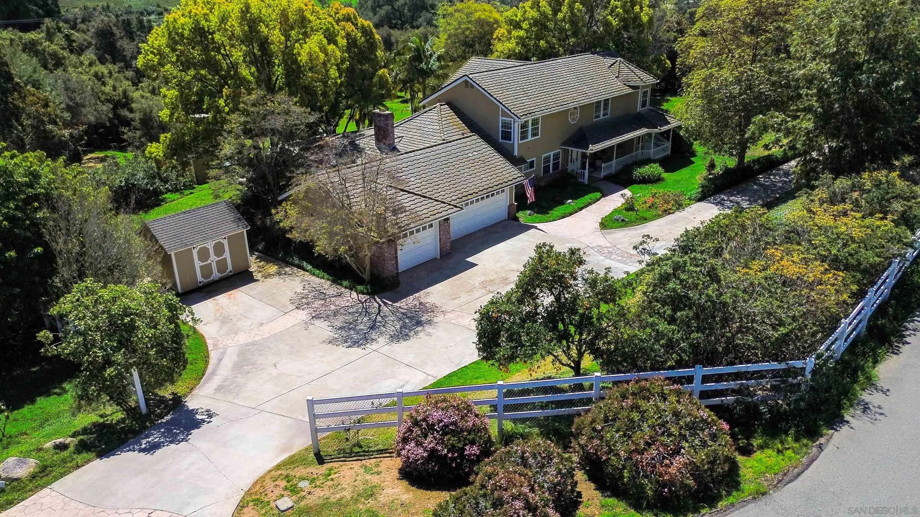Fallbrook, CA 92028,2891 Los Alisos Dr