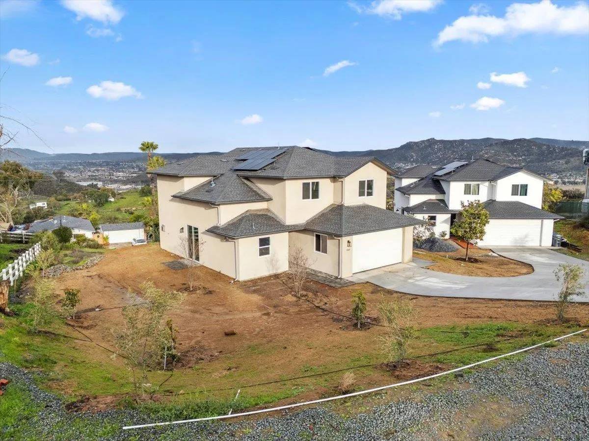 Lakeside, CA 92040,9448 Emerald Grove Ave