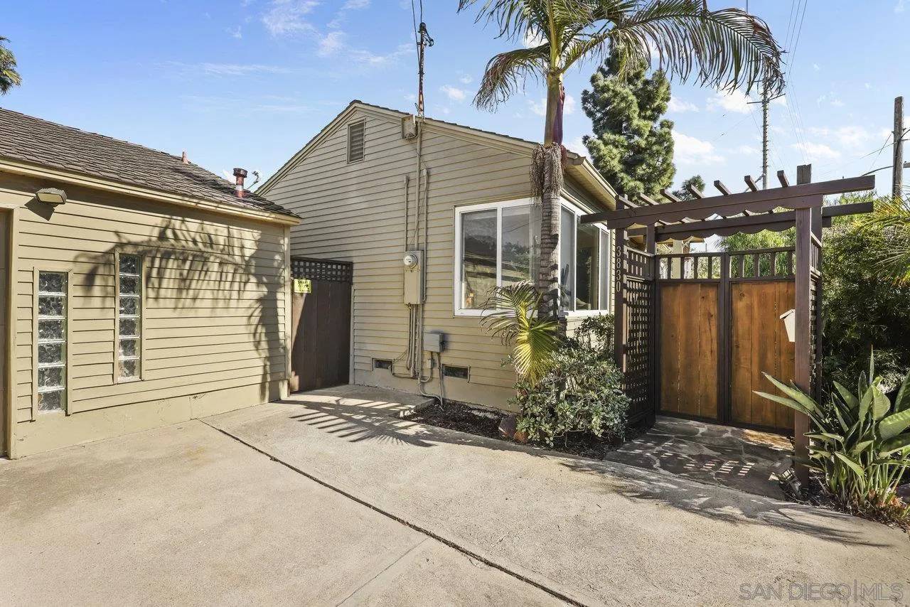 San Diego, CA 92107,3830-40 Tennyson St