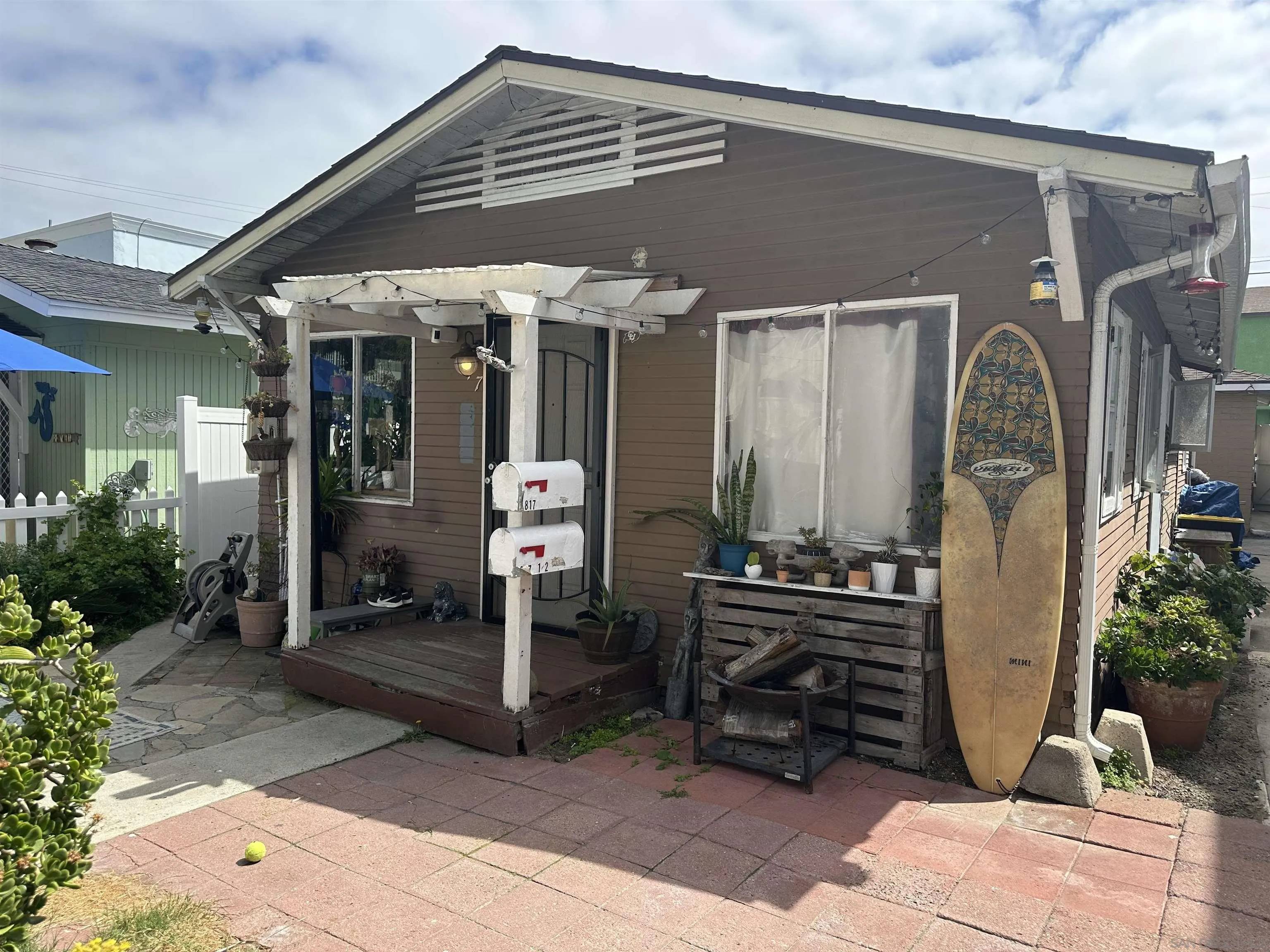 San Diego, CA 92109,817-817 1/2 Ormond Ct.