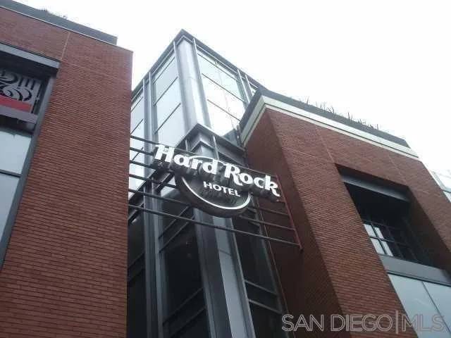 San Diego, CA 92101,207 5th Ave #1158