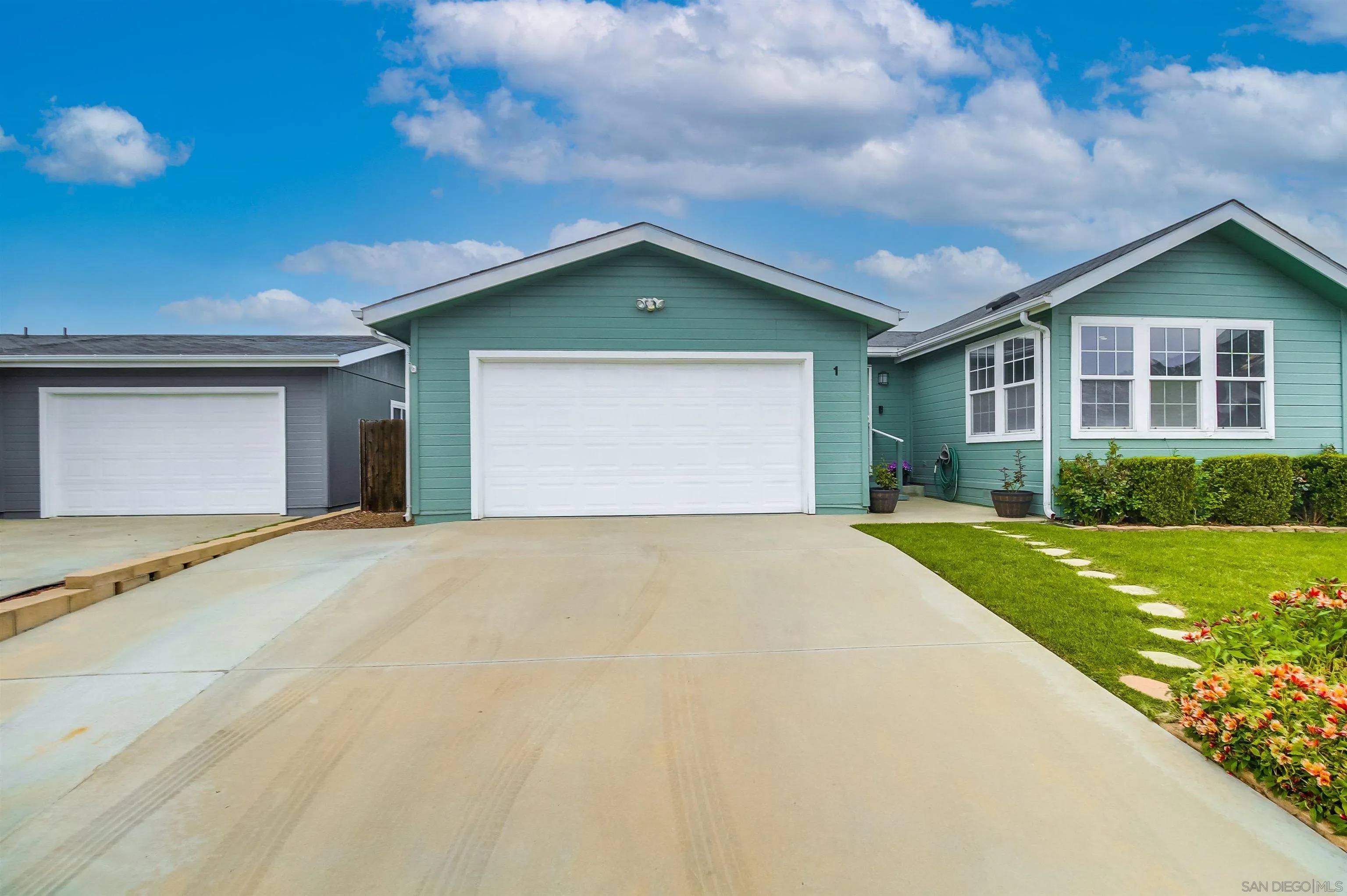 El Cajon, CA 92021,15935 Spring Oaks Road Space 1 #1